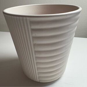 NWOT Costa Farms White Modern Ceramic Planter Pot